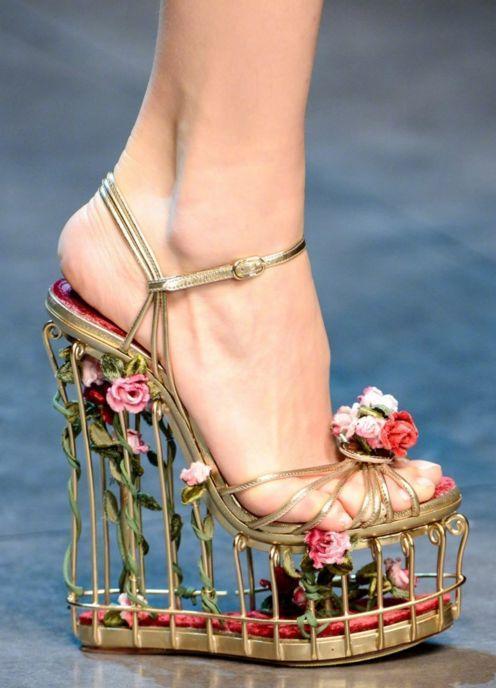 杜嘉班纳的秀场美鞋，盛开于脚下的繁花，你被惊艳了吗？