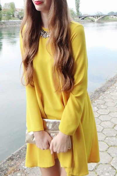 Antonela Domjanovic Zara裙子以及项链,Tally Weijl 包袋。