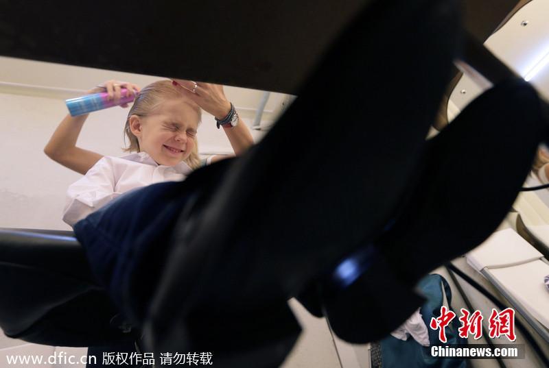 走进莫斯科少儿模特学校 看小麻豆如何练成的