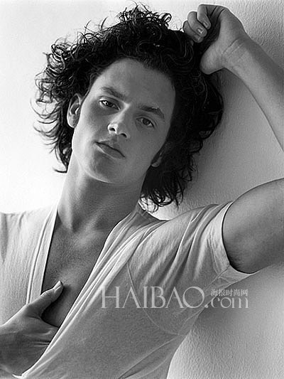 佩恩·贝格利 (Penn Badgley)