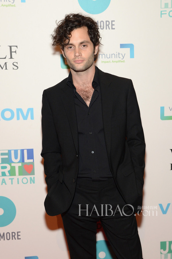佩恩·贝格利 (Penn Badgley)