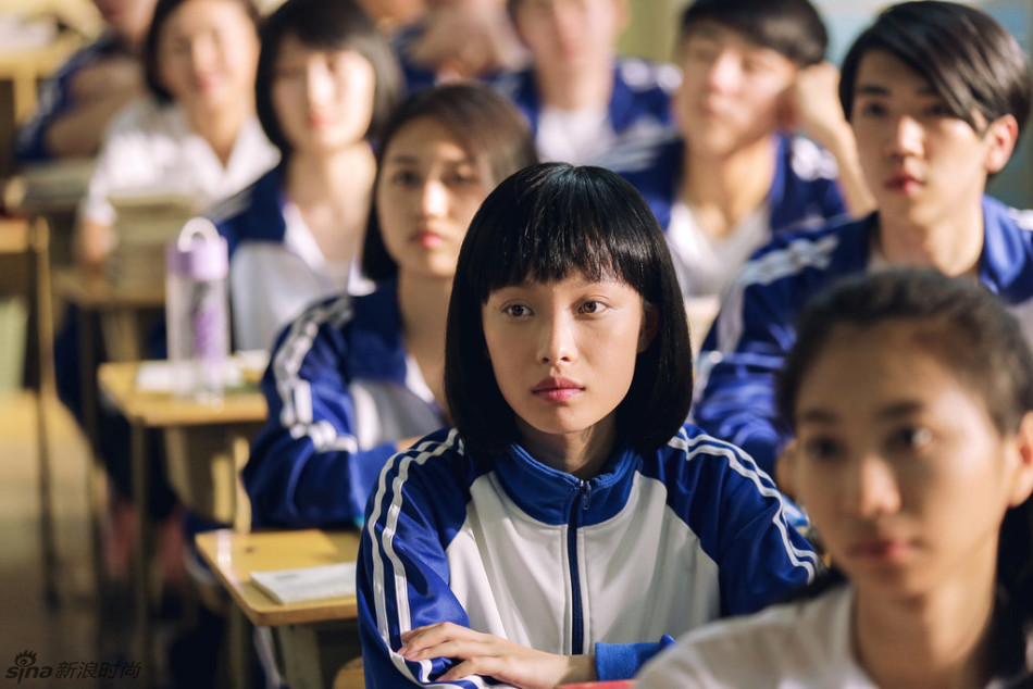 倪妮：校园女神代表作《匆匆那年》，今年大火，但是褒贬不一，不过倪妮的时尚品位是毋庸置疑的，一直走在时尚的最前端，颇受时尚界认可。