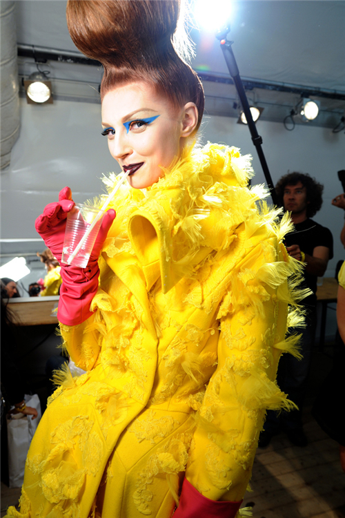 Olga Sherer, Christian Dior 2010秋季高级成衣秀场后台。