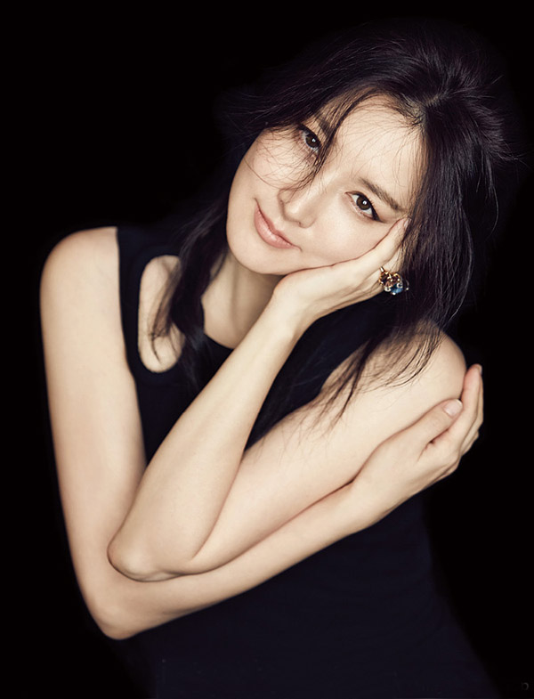 李英爱开年封面写真 氧气美女美到窒息