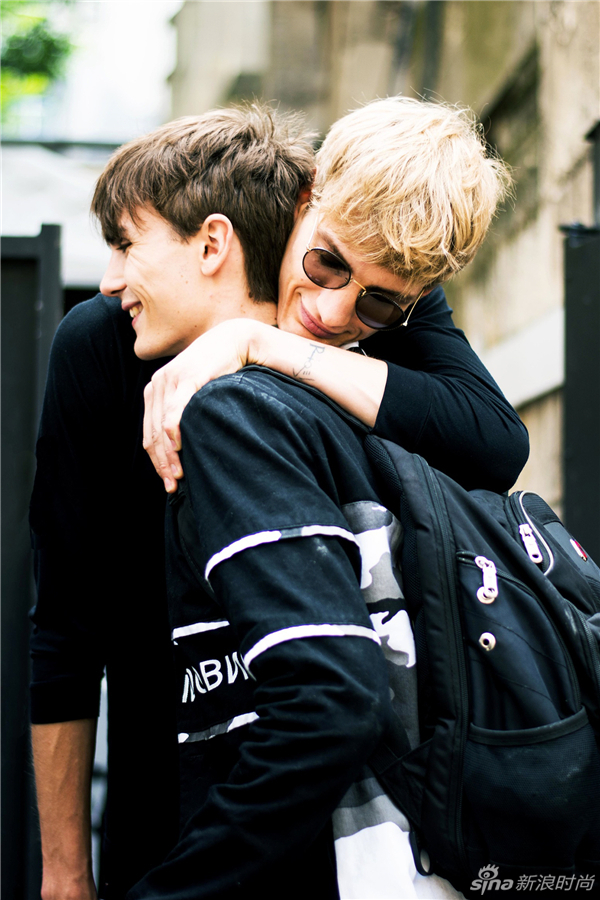 Gryphon O\Shea和Paul Boche在Ann Demeulemeester 2015春夏男装秀后