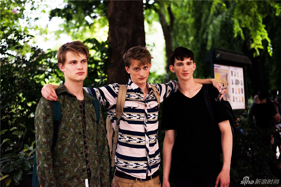 Andrey Kupchenko、Alexander Newman和Eugen Ivanov在Dries Van Noten 2015春夏男装秀后