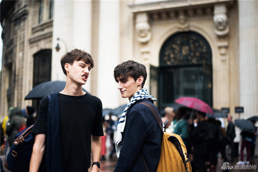 Ted Le Sueur和Mihai Bran在Paul Smith 2015春夏男装秀后