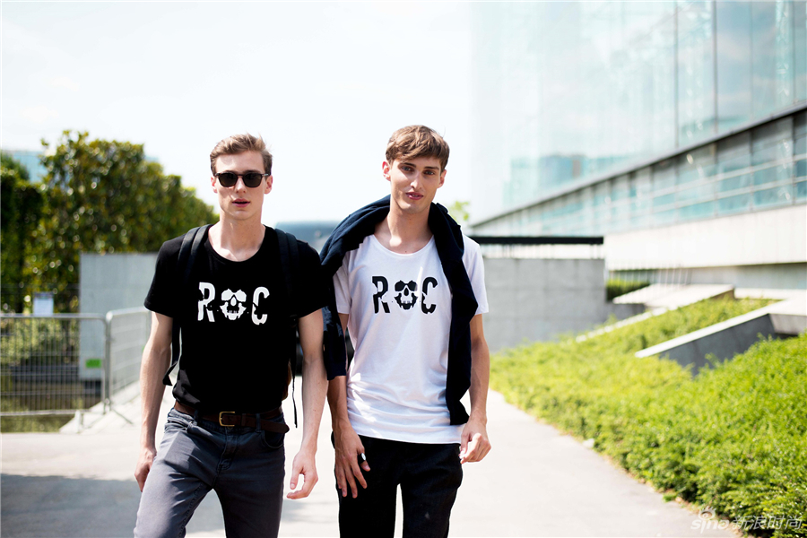 Tommaso de Benedictis和Charlie France在Louis Vuitton 2015春夏男装秀后