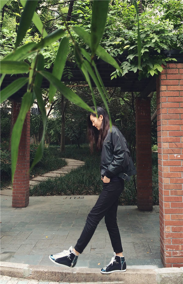超模刘雯街拍私照大放送 街拍和时尚大片也美的让人称赞