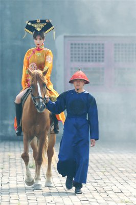 柳岩为真人秀《巅峰拍挡》助阵 出演霸气惊险穿越大片