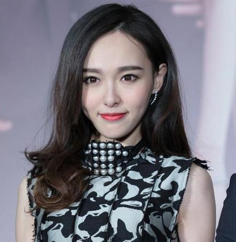 偶像剧《何以笙箫默》热播 盘点唐嫣百变发型