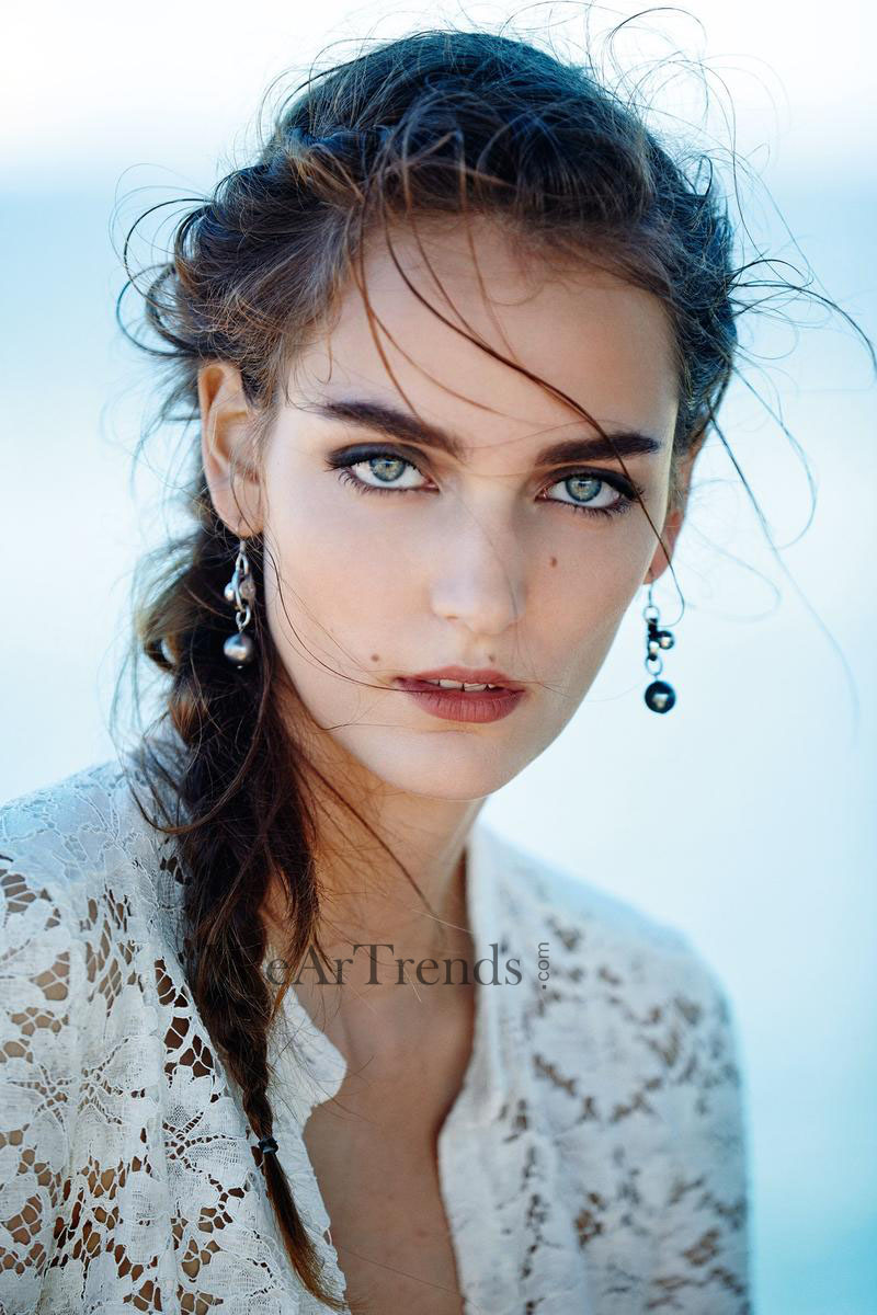 超模Zuzanna Bijoch《Harper’s Bazaar》哈萨克斯坦版2015年1月刊