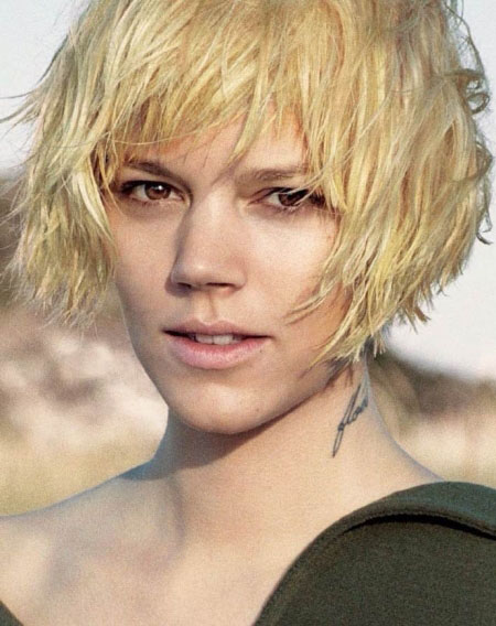 Freja Beha Erichsen登VOGUE土耳其版开年封面