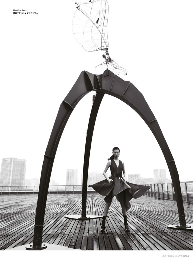 游天翼登《L’OFFICIEL》杂志新加坡版封面