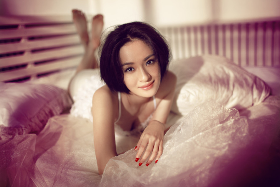 于越唯美性感写真 妩媚情致带清新