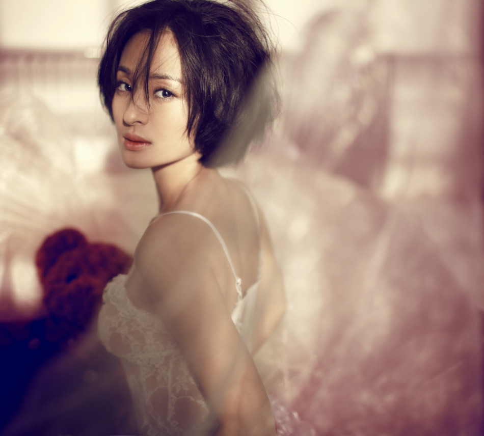于越唯美性感写真 妩媚情致带清新