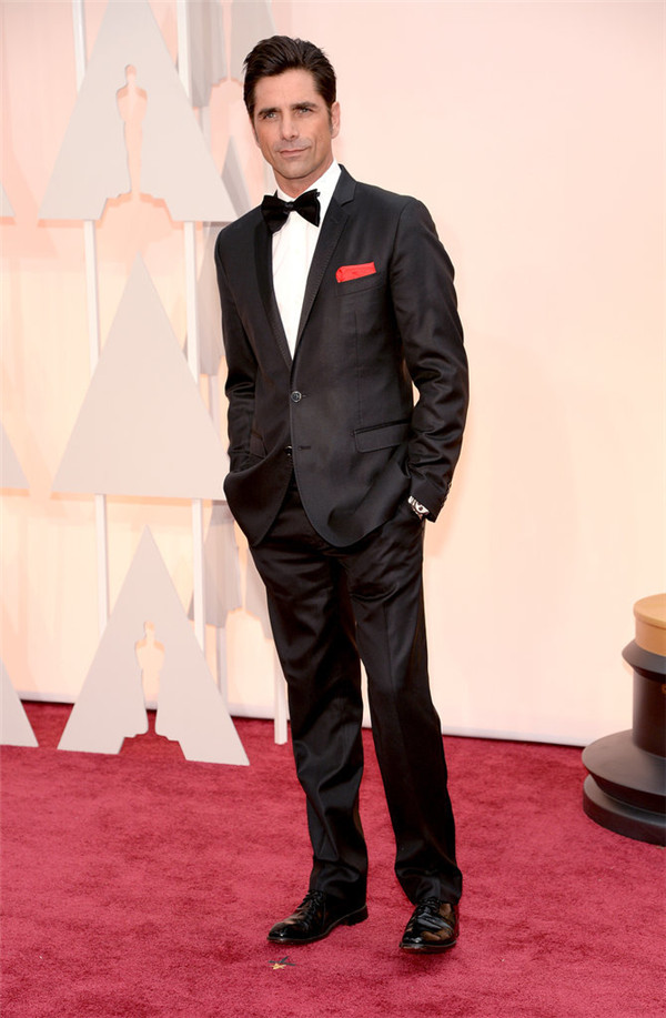 约翰·斯塔莫斯 (John Stamos)