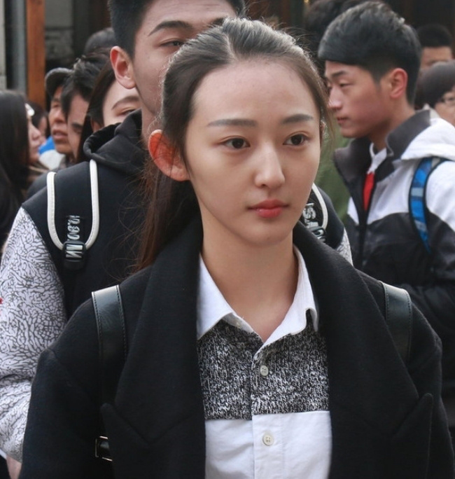 又是一年艺考时 现场素颜美女谁最出挑