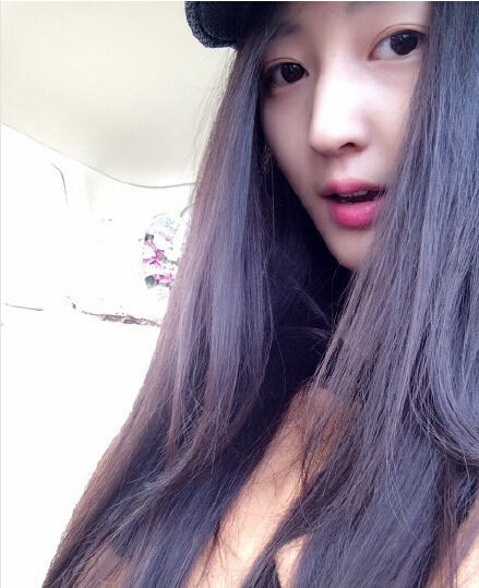 其中一位来自淄博的大眼睛，瓜子脸，女神级的考生备受关注。