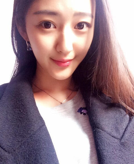 近日，孙瑞梓出现在北影艺考复试的考场上，再次引发关注。