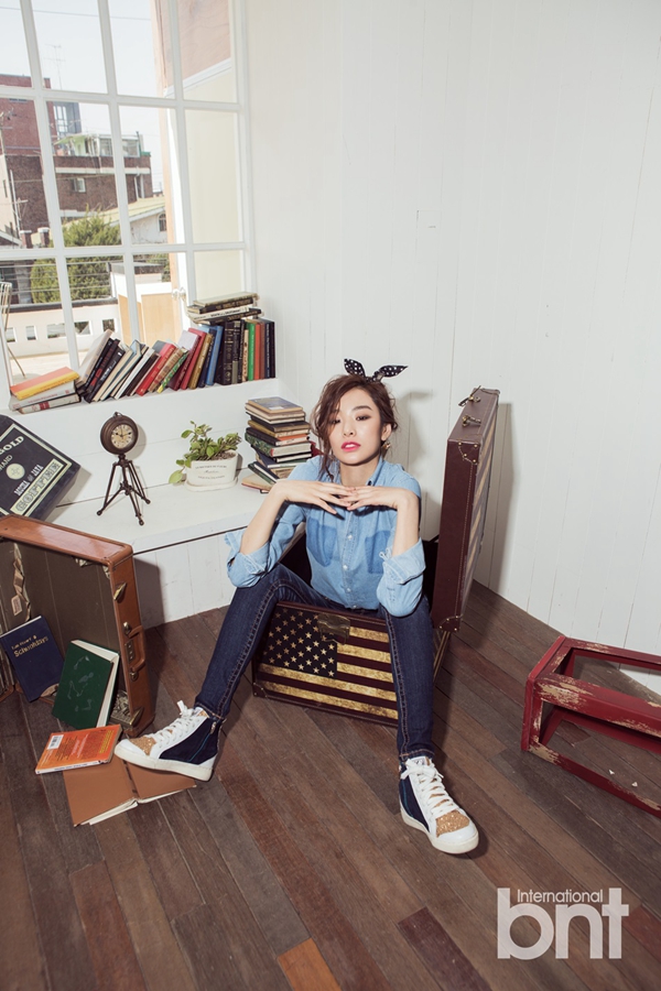 韩国模特Stephanie Lee时尚写真 短裙美腿性感迷人