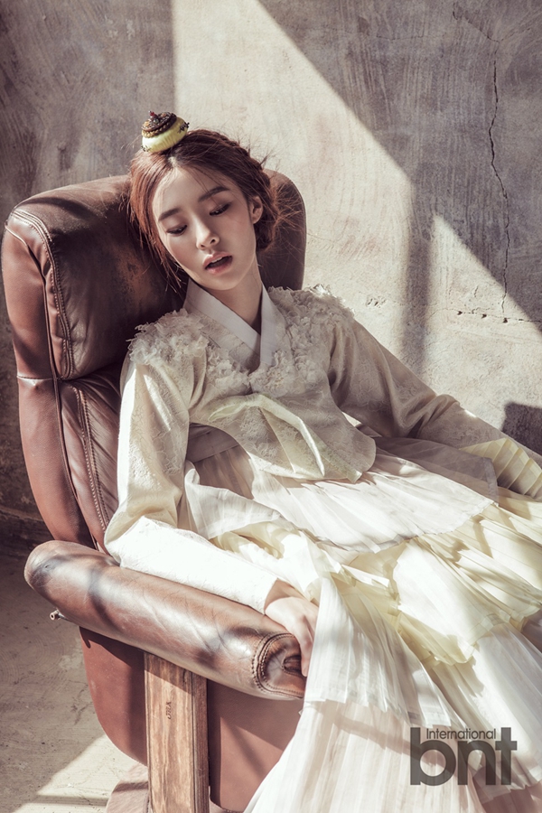 韩国模特Stephanie Lee时尚写真 短裙美腿性感迷人