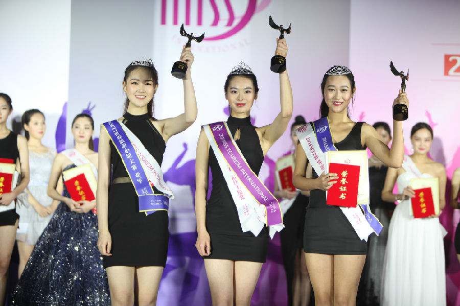 北京新丝路模特学校学员问鼎2016世界旅游小姐冠军