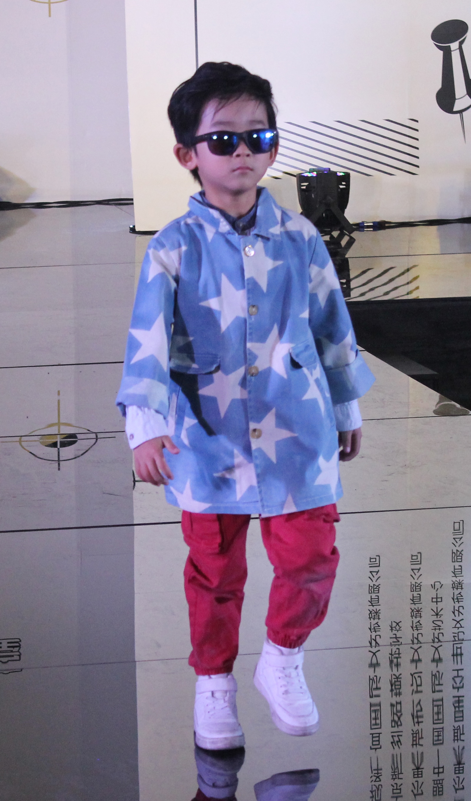 网络综艺秀 造美 节目 少儿童模们 大秀现场