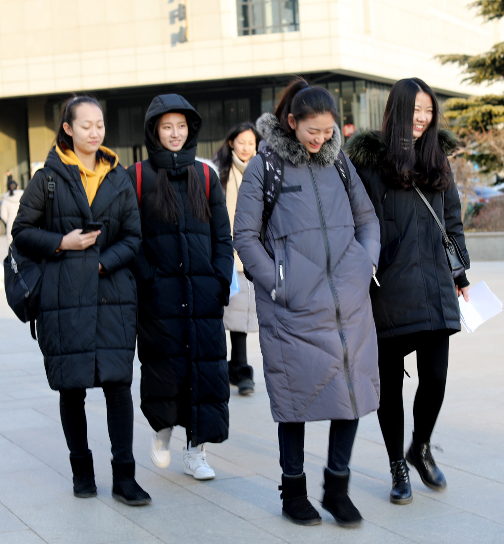 我们的学生模特 参加2018北京服装学院 艺考大军 现场