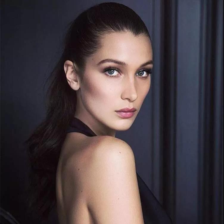 Bella Hadid | 她是史上最美的冷漠脸超模，也是一个殿堂级的女人