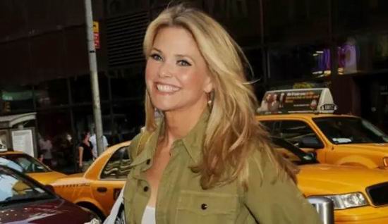 超模Christie Brinkley她被称为“超模奶奶”因此不显老青春永驻！